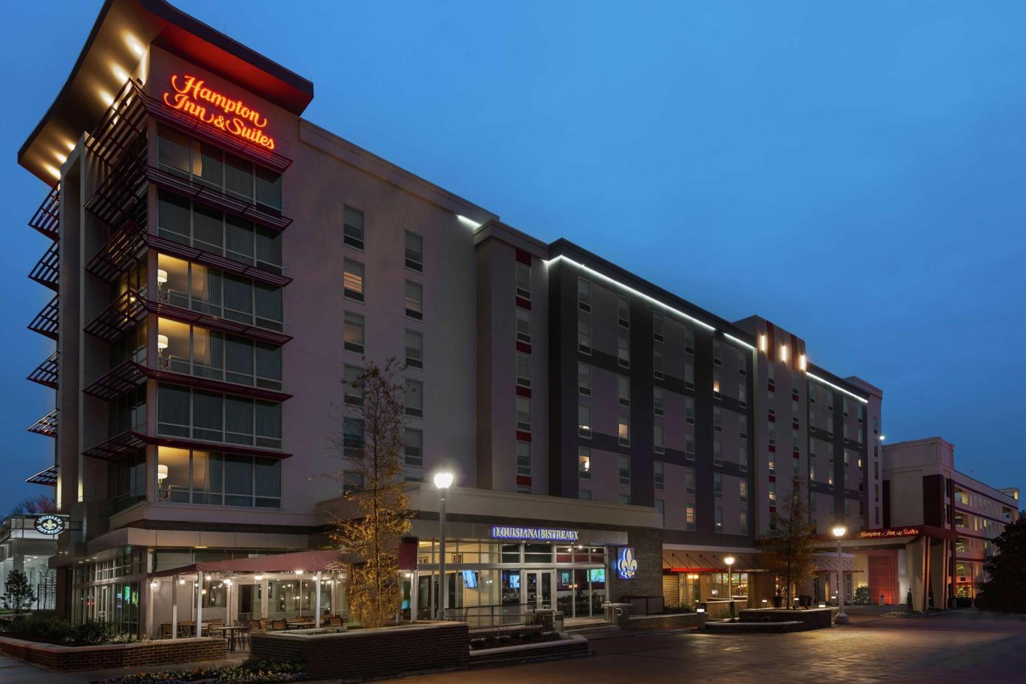 Hampton Inn & Suites Atlanta Buckhead Place Exterior photo